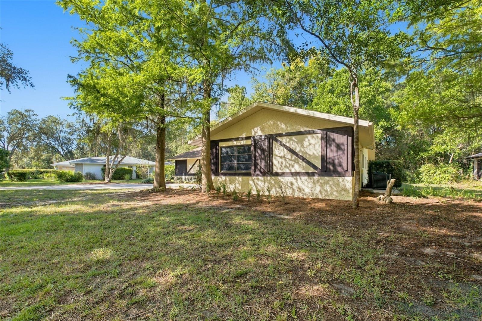 12 SYCAMORE COURT E