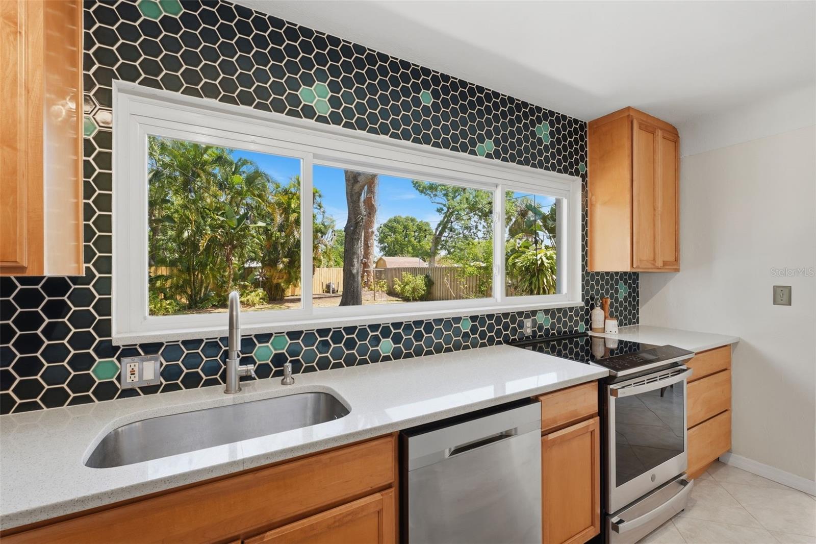 BAY VISTA PARK REP 1ST ADD REP OF BLK 5 - Residential