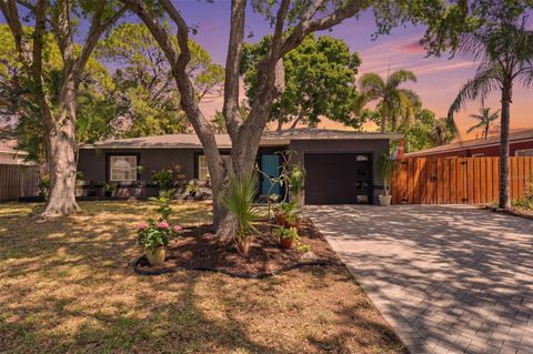 Photo of 811 Bay Vista Boulevard S, St Petersburg, FL 33705 (MLS # TB8494741)