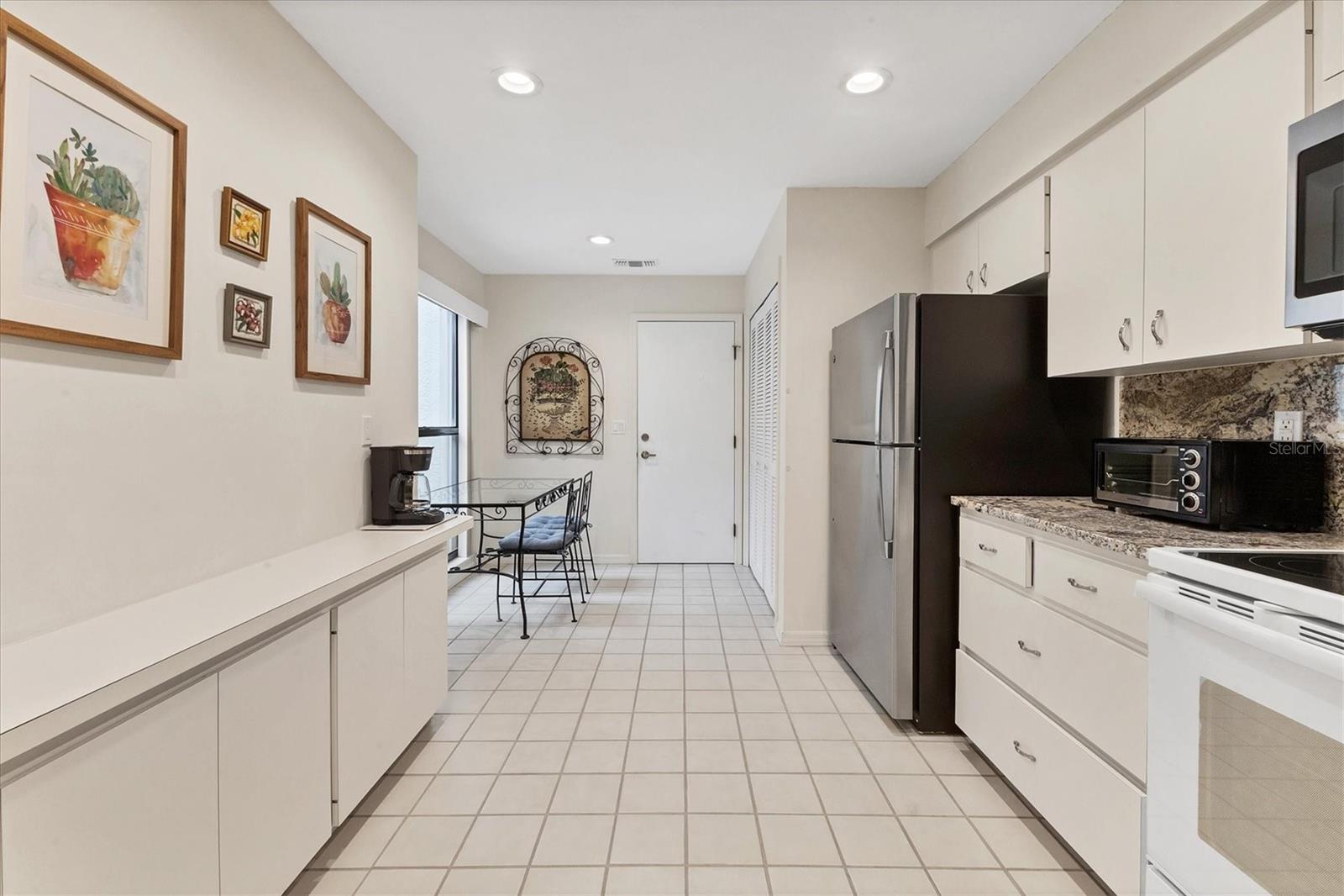 LAKESHORE VILLAGE - Residential Lease