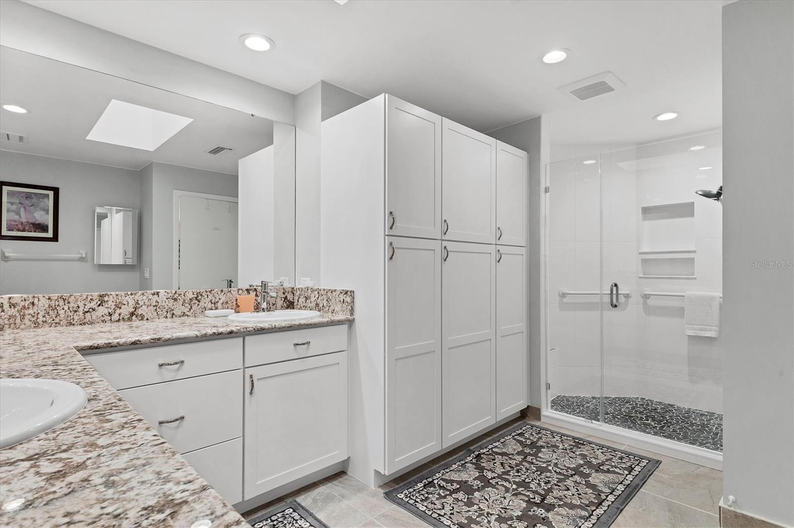 LAKESHORE VILLAGE - Residential Lease