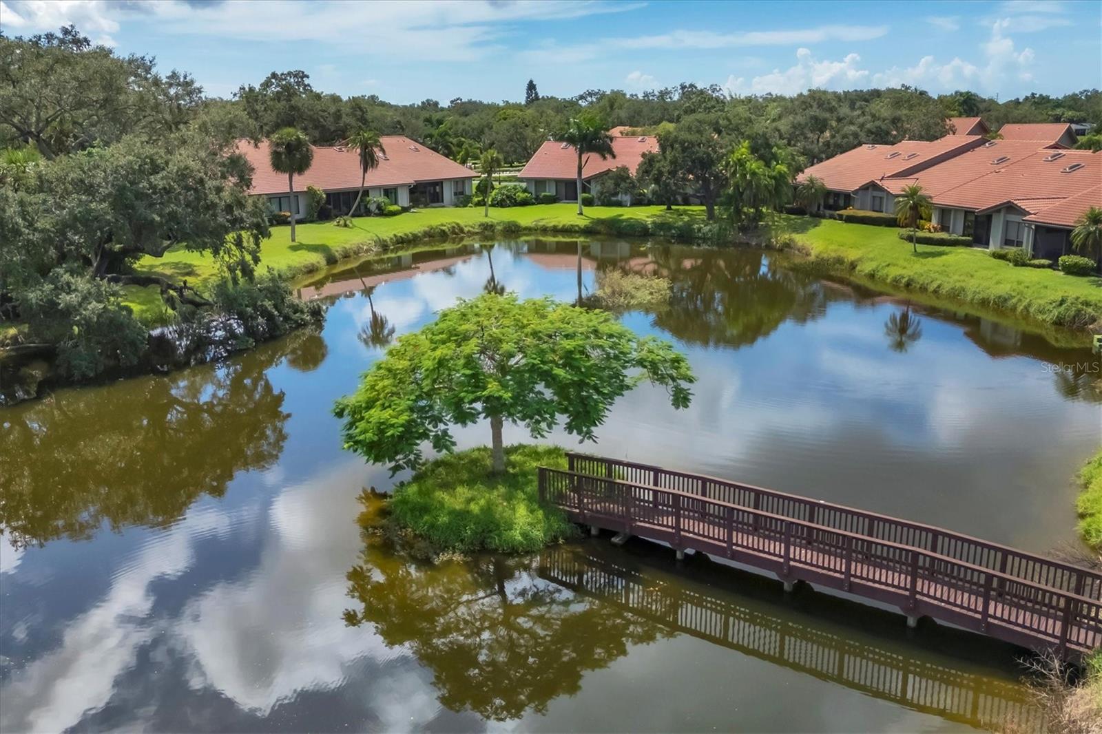 LAKESHORE VILLAGE - Residential Lease