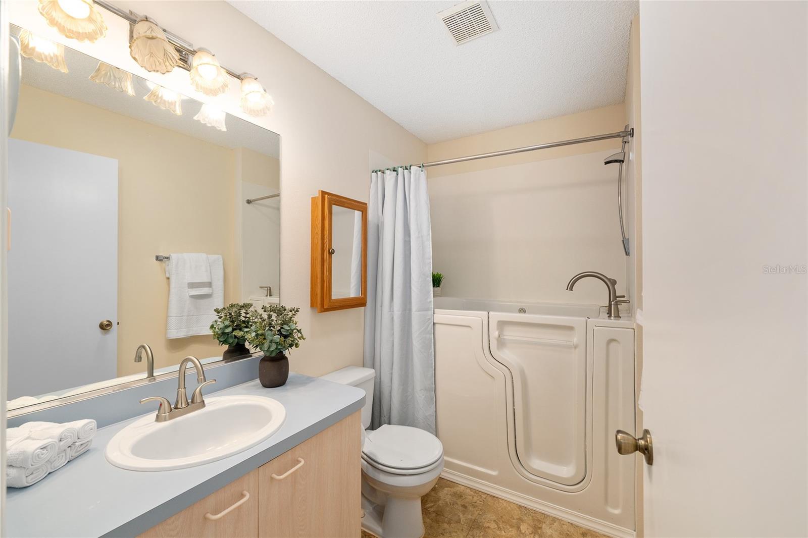 SUMTER VILLA DE LA VISTA WEST - Residential