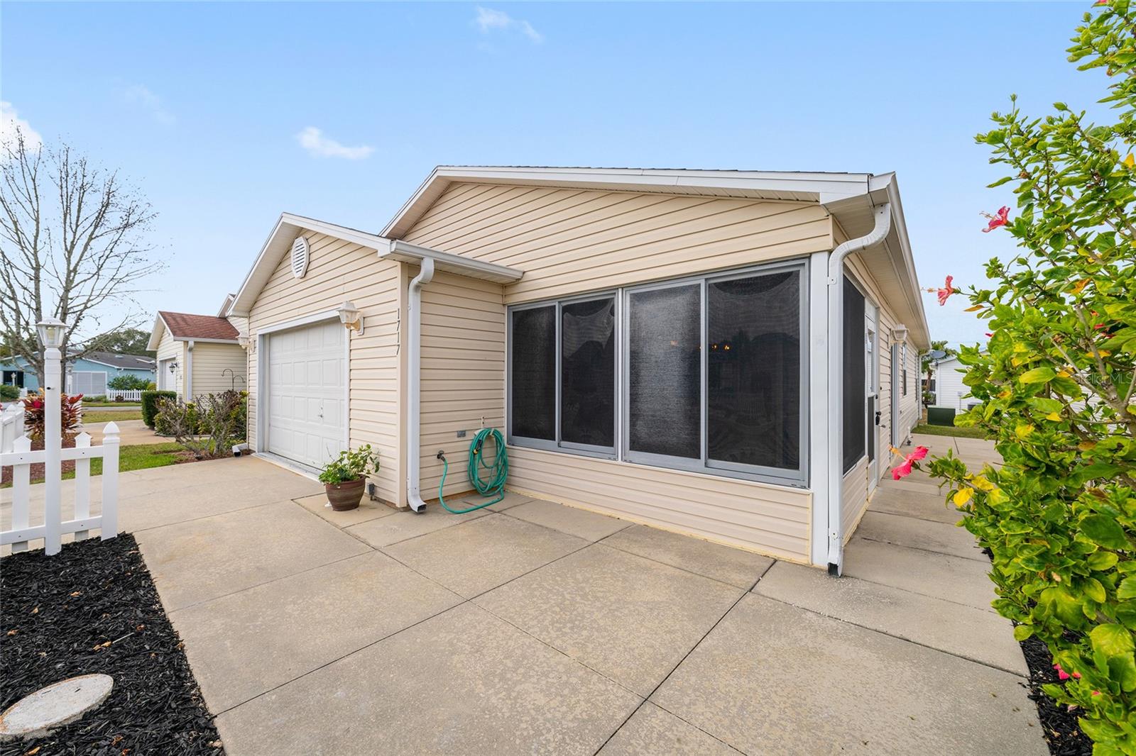 SUMTER VILLA DE LA VISTA WEST - Residential