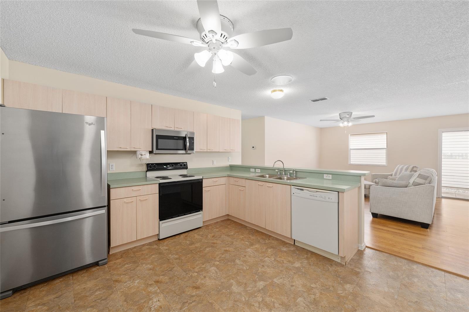 SUMTER VILLA DE LA VISTA WEST - Residential