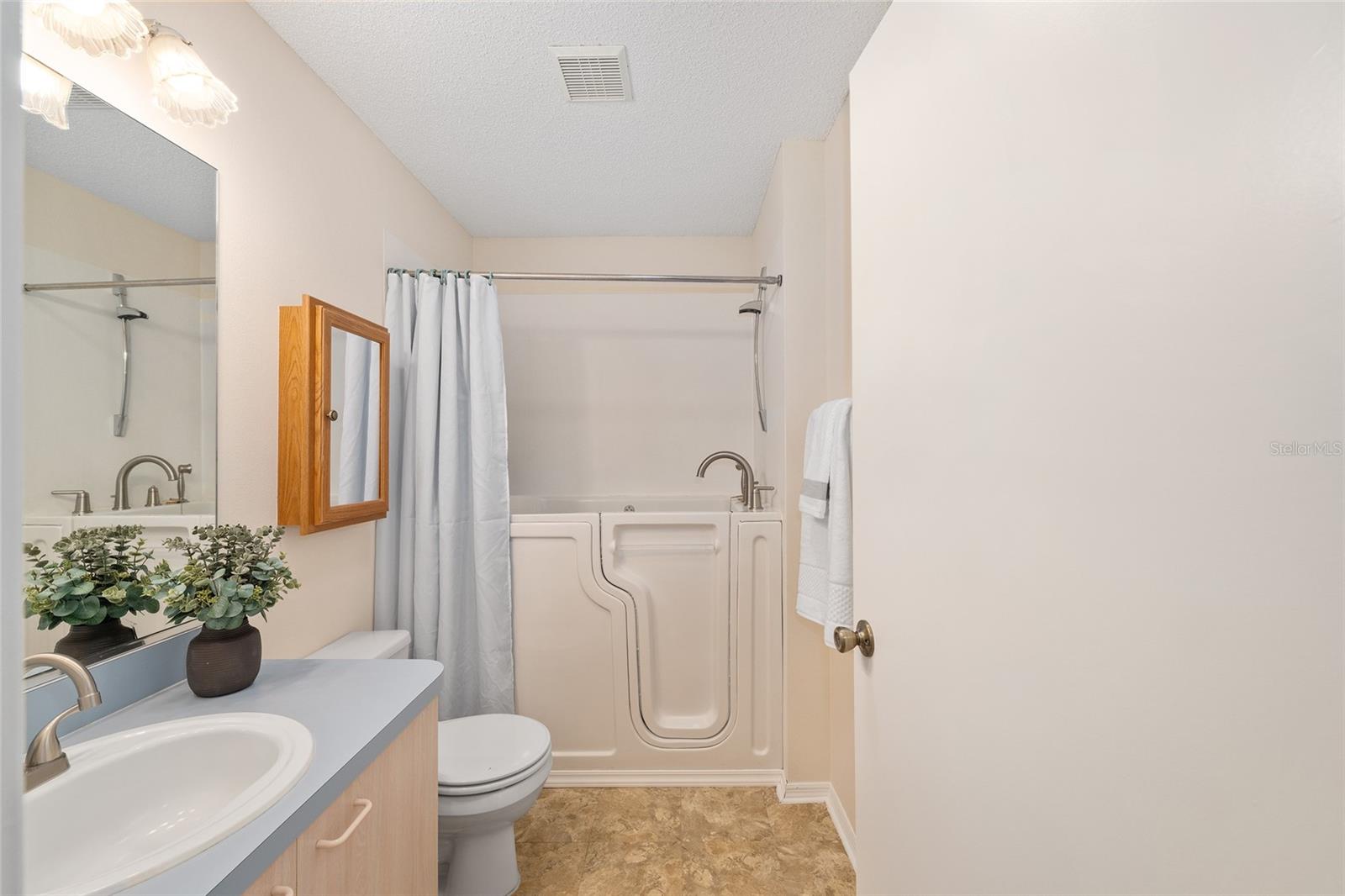 SUMTER VILLA DE LA VISTA WEST - Residential