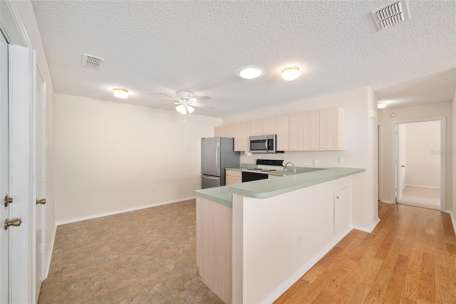 SUMTER VILLA DE LA VISTA WEST - Residential