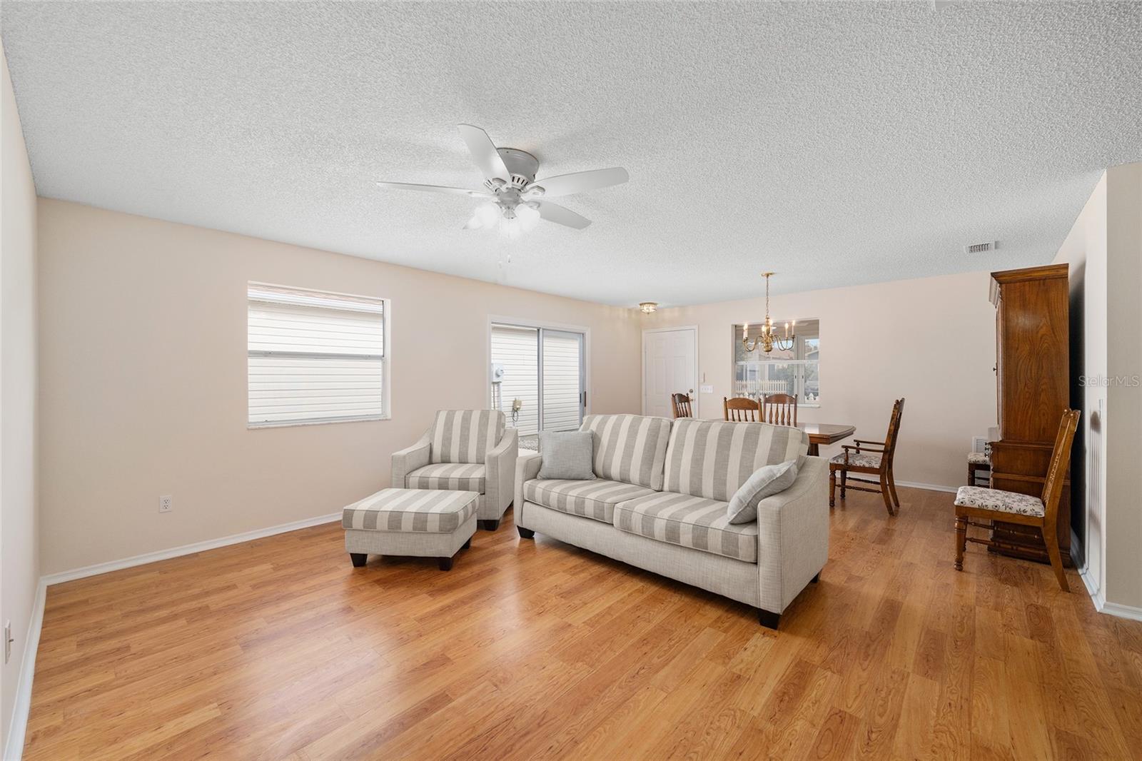 SUMTER VILLA DE LA VISTA WEST - Residential