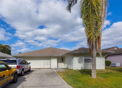 A home in WINTER HAVEN