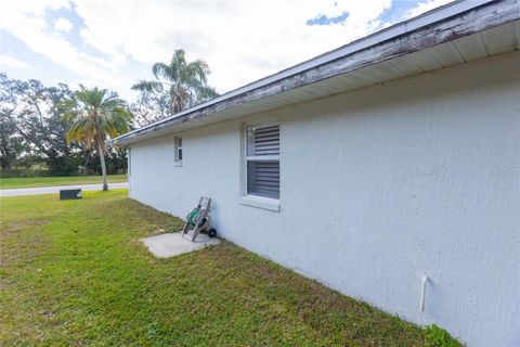 A home in WINTER HAVEN