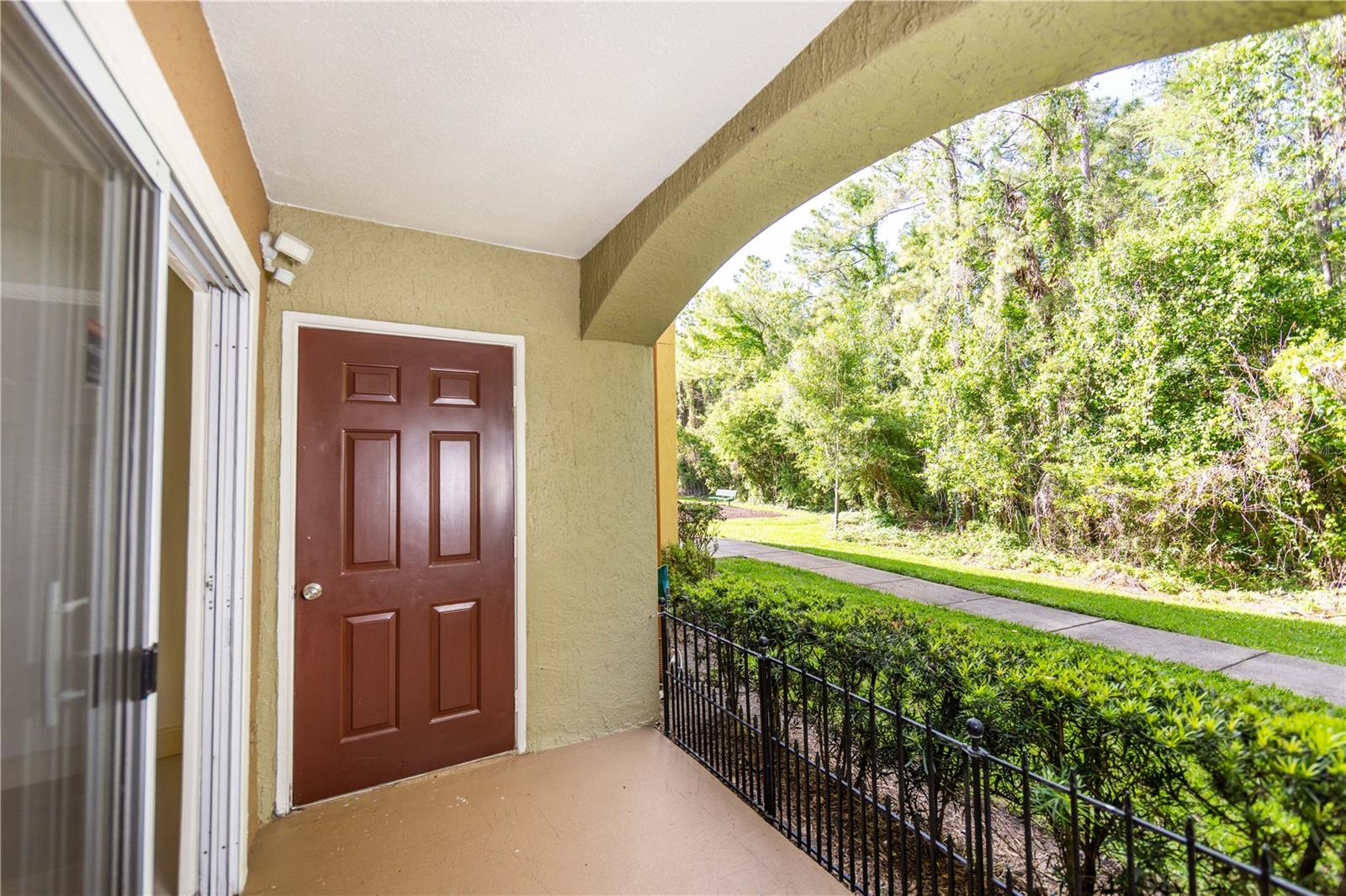 CREST/WATERFORD LAKES - Residential