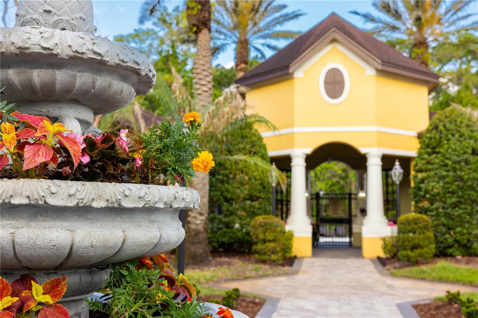 CREST/WATERFORD LAKES - Residential