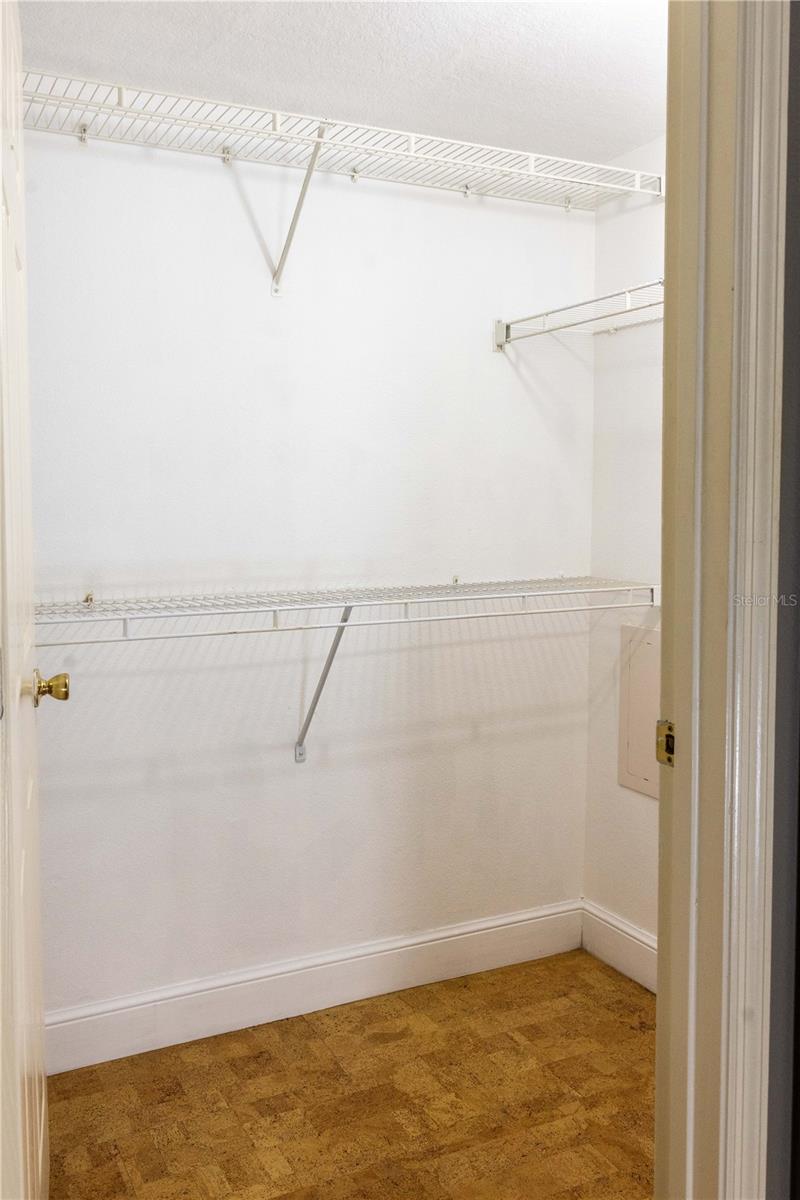 CREST/WATERFORD LAKES - Residential