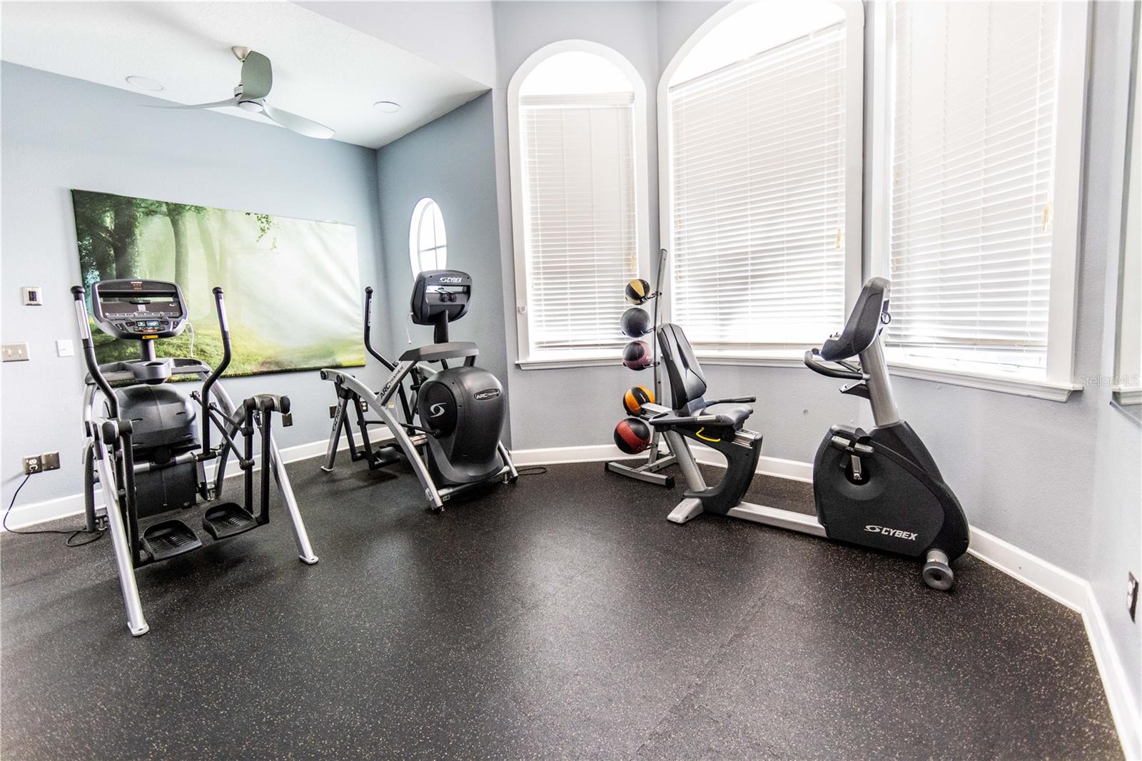 CREST/WATERFORD LAKES - Residential