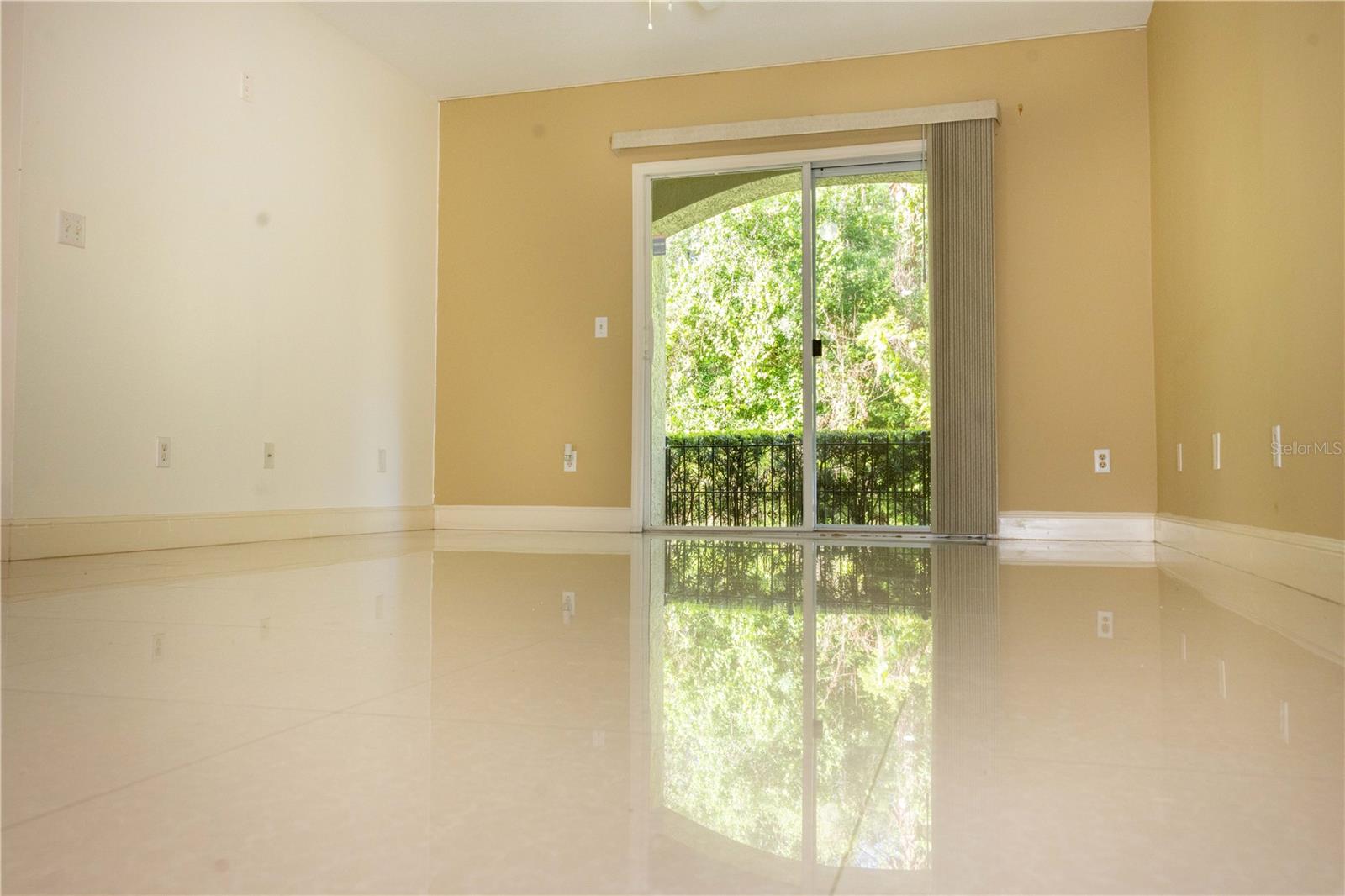 CREST/WATERFORD LAKES - Residential