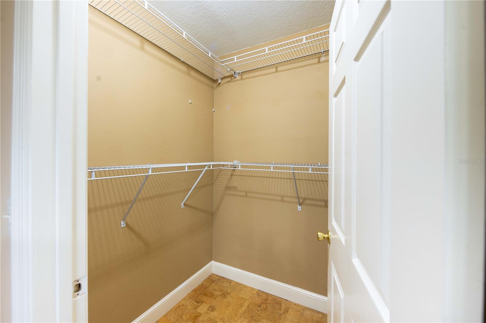 CREST/WATERFORD LAKES - Residential