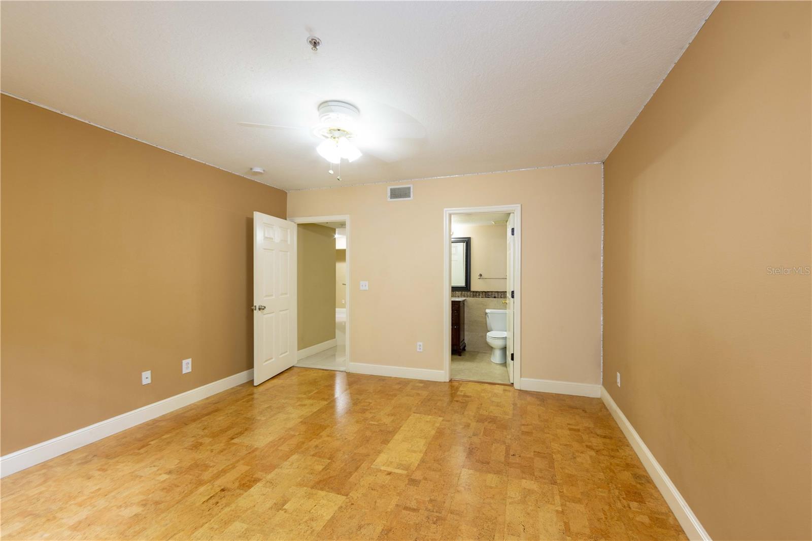 CREST/WATERFORD LAKES - Residential