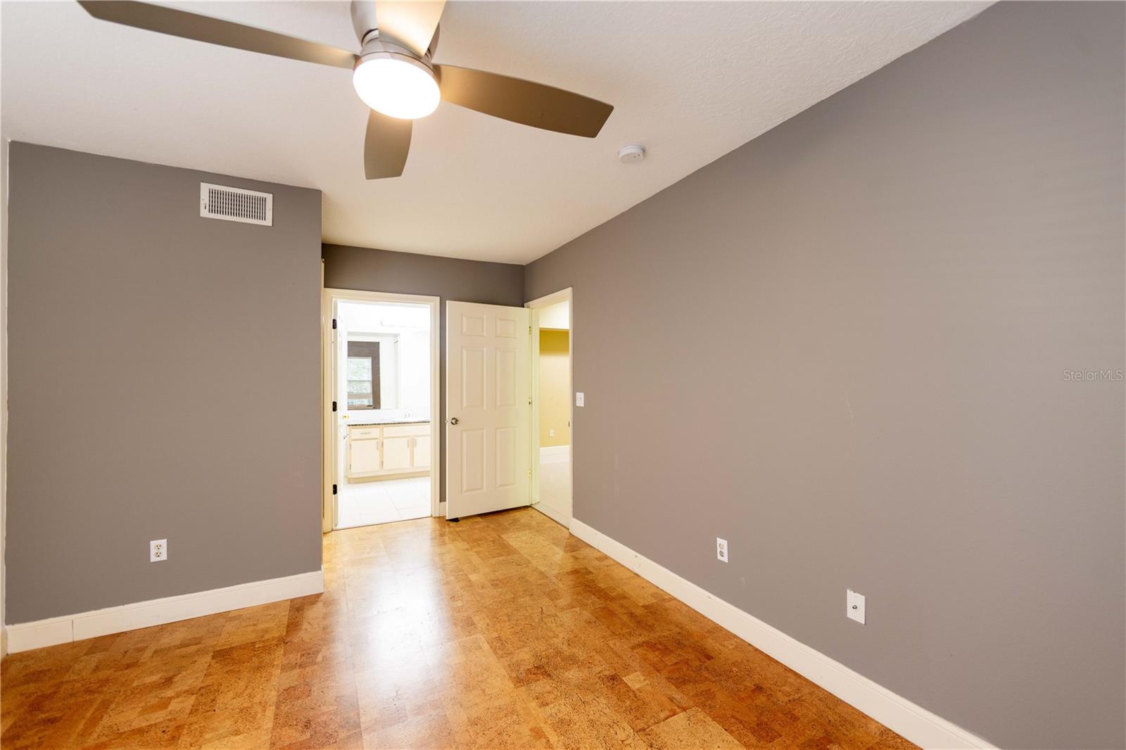 CREST/WATERFORD LAKES - Residential