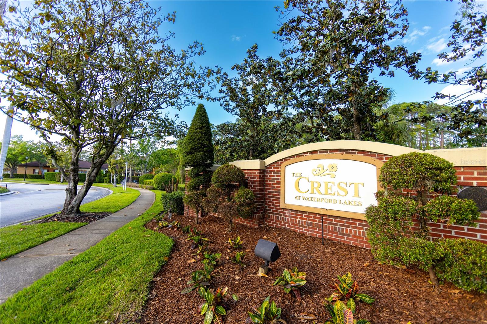 CREST/WATERFORD LAKES - Residential