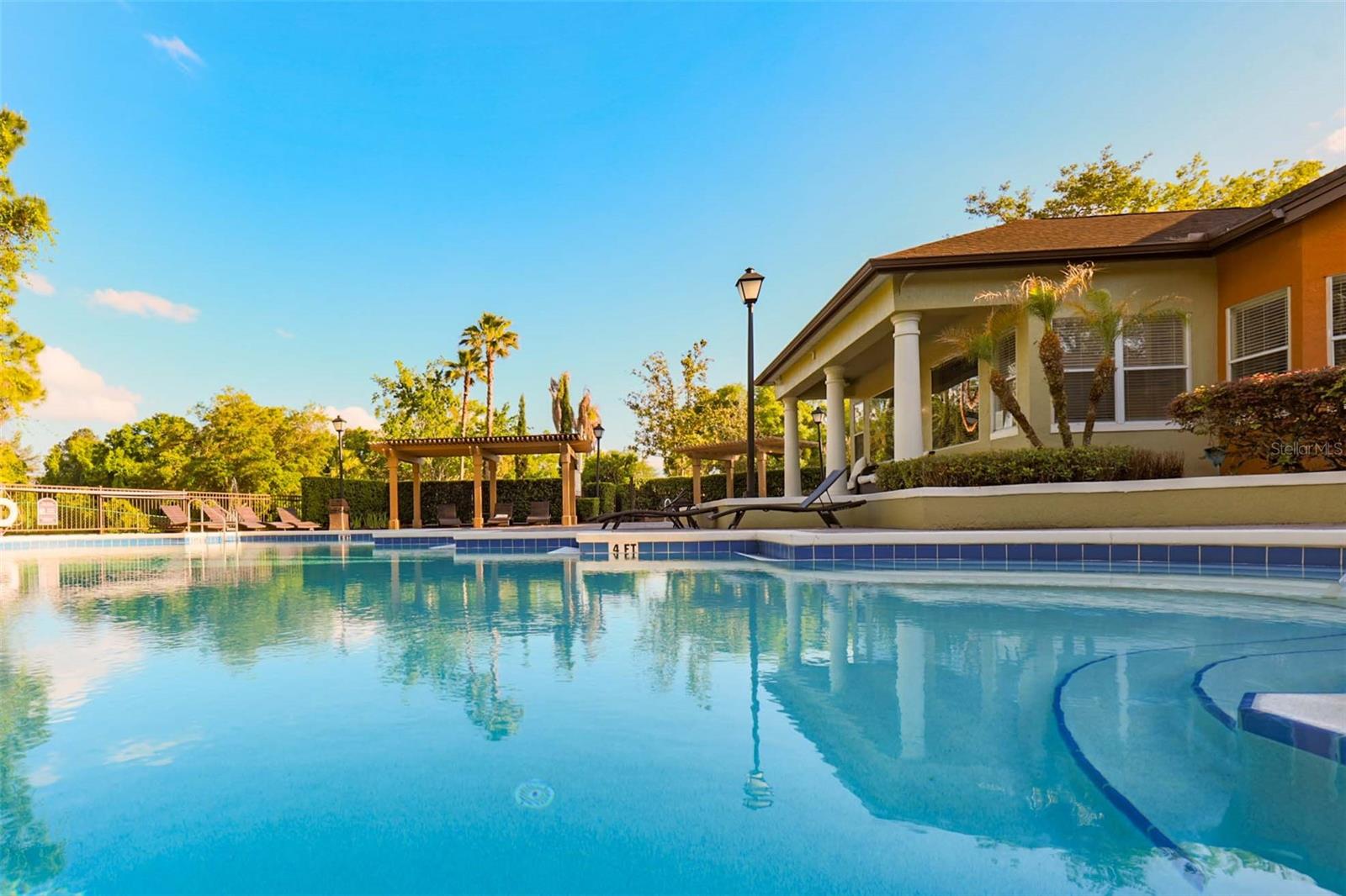 CREST/WATERFORD LAKES - Residential