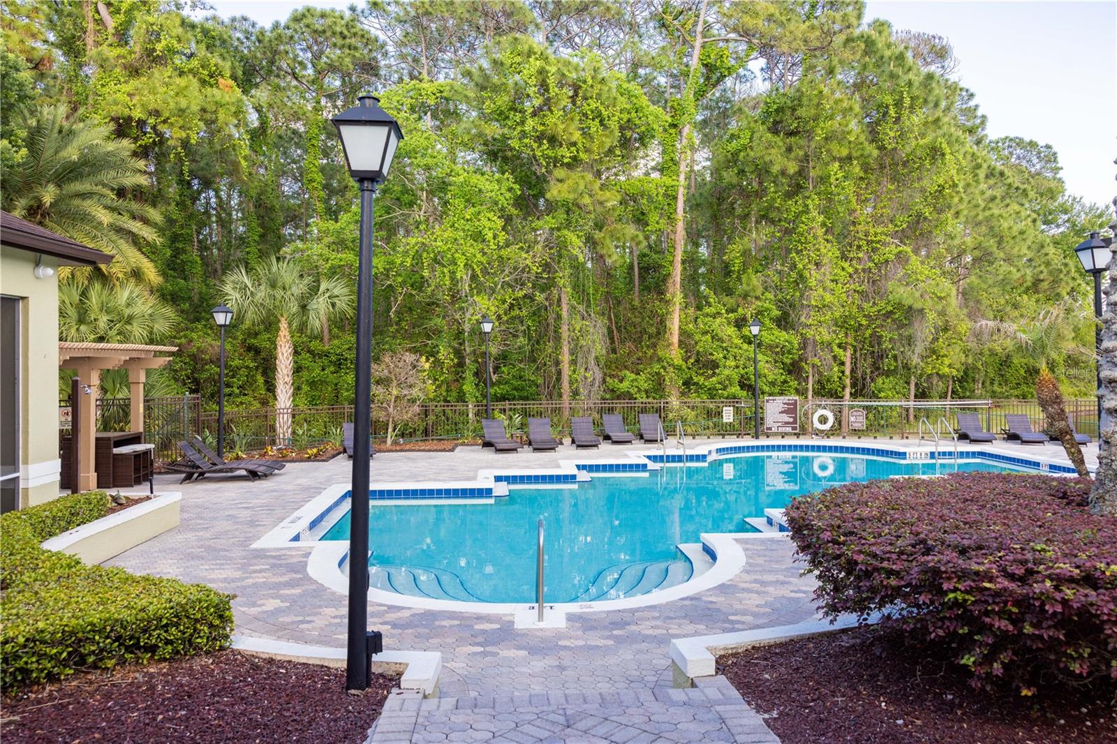 CREST/WATERFORD LAKES - Residential