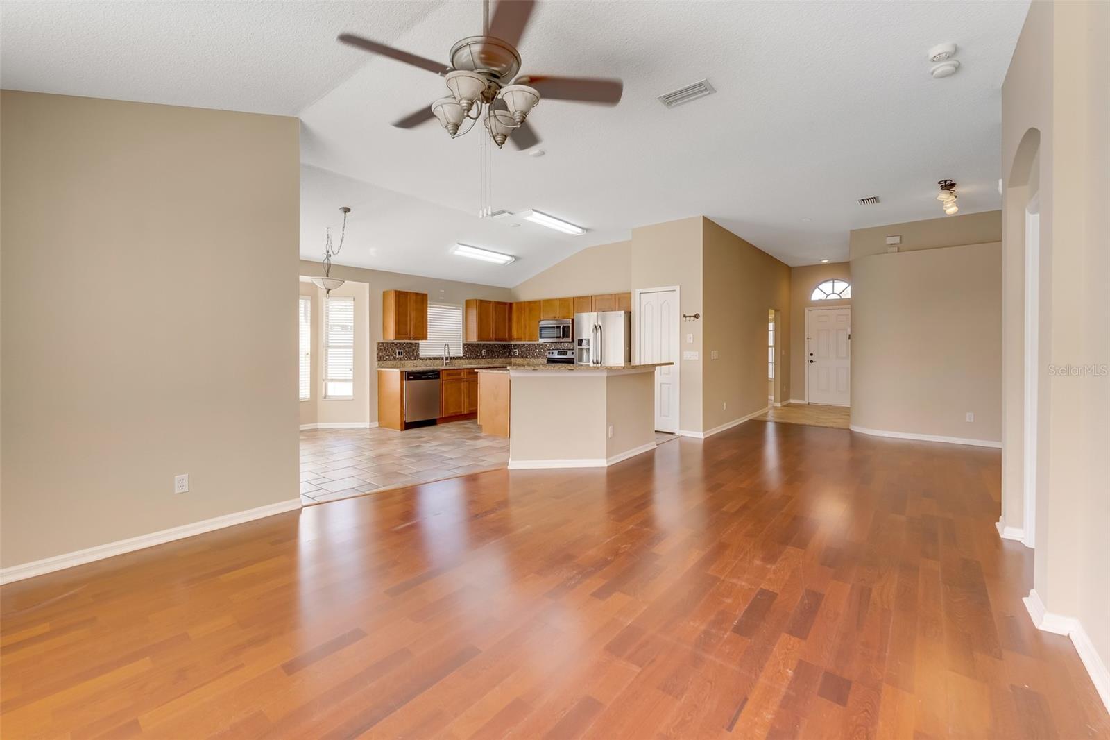 LAKE SHORE RANCH PH II B - Residential