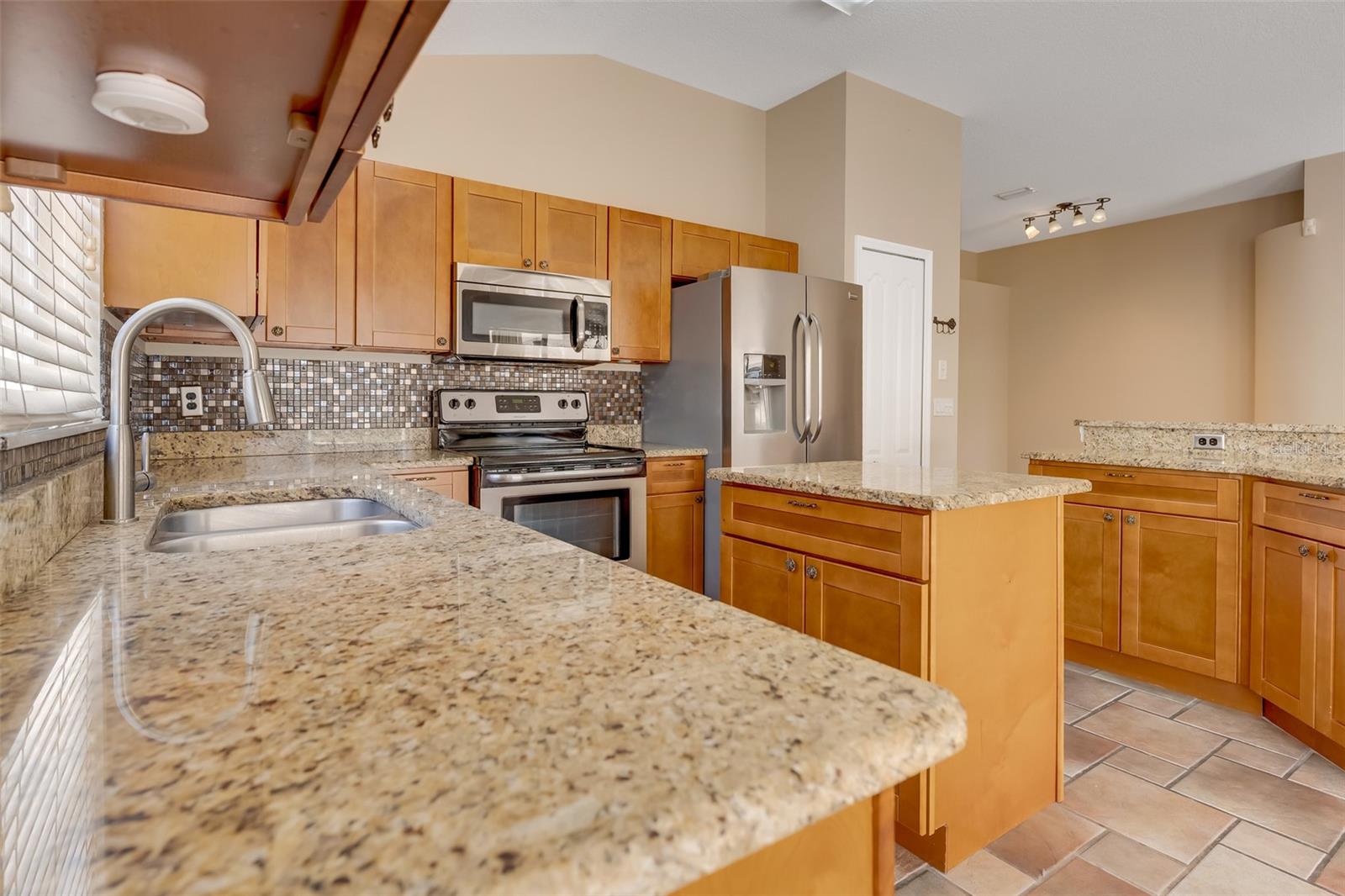 LAKE SHORE RANCH PH II B - Residential