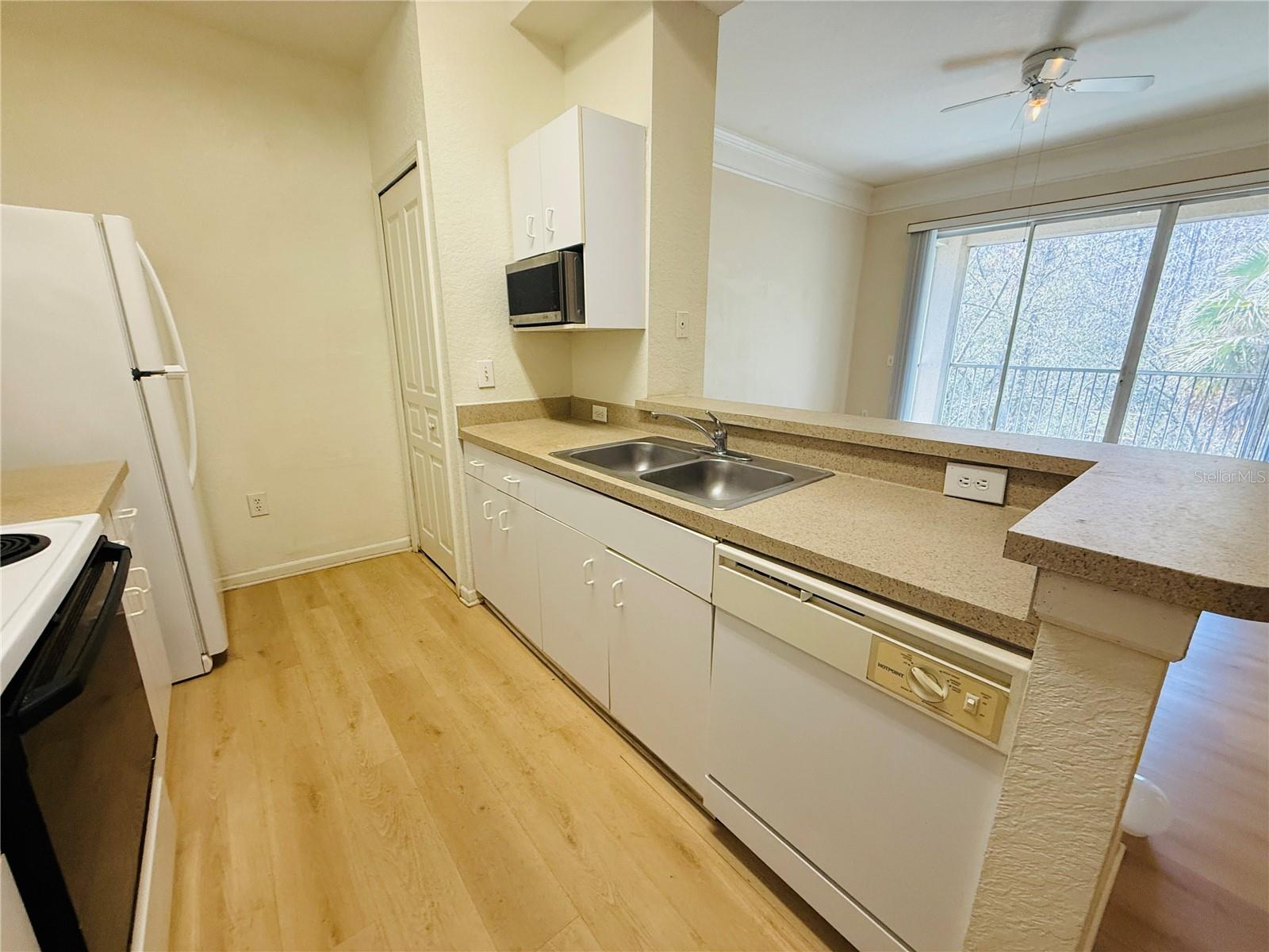 JADE AT TAMPA PALMS A CONDOMIN - Residential Lease