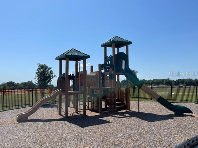 THOMPSON GROVE - Residential