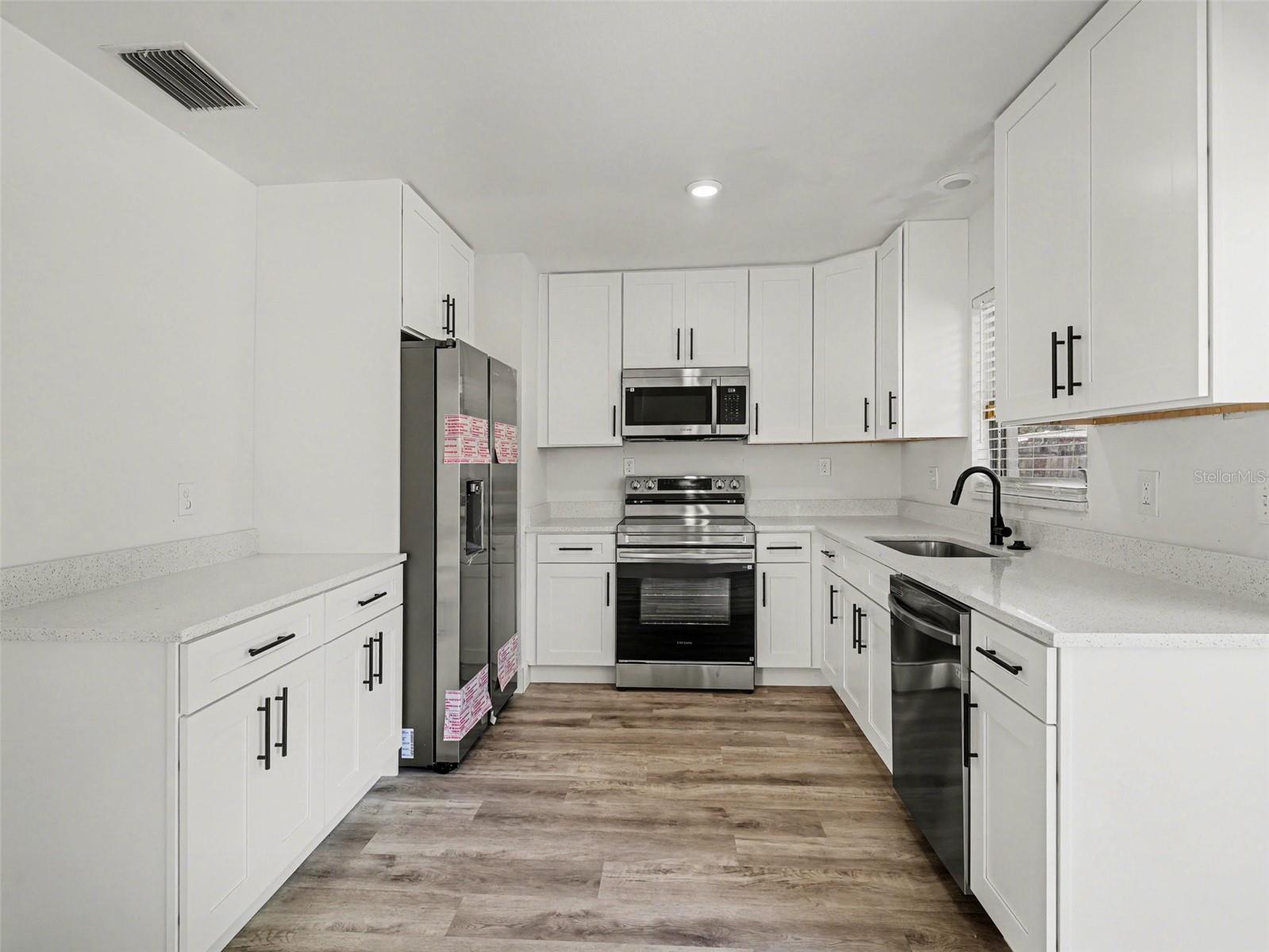 GRANDE VILLA ESTATES - Residential