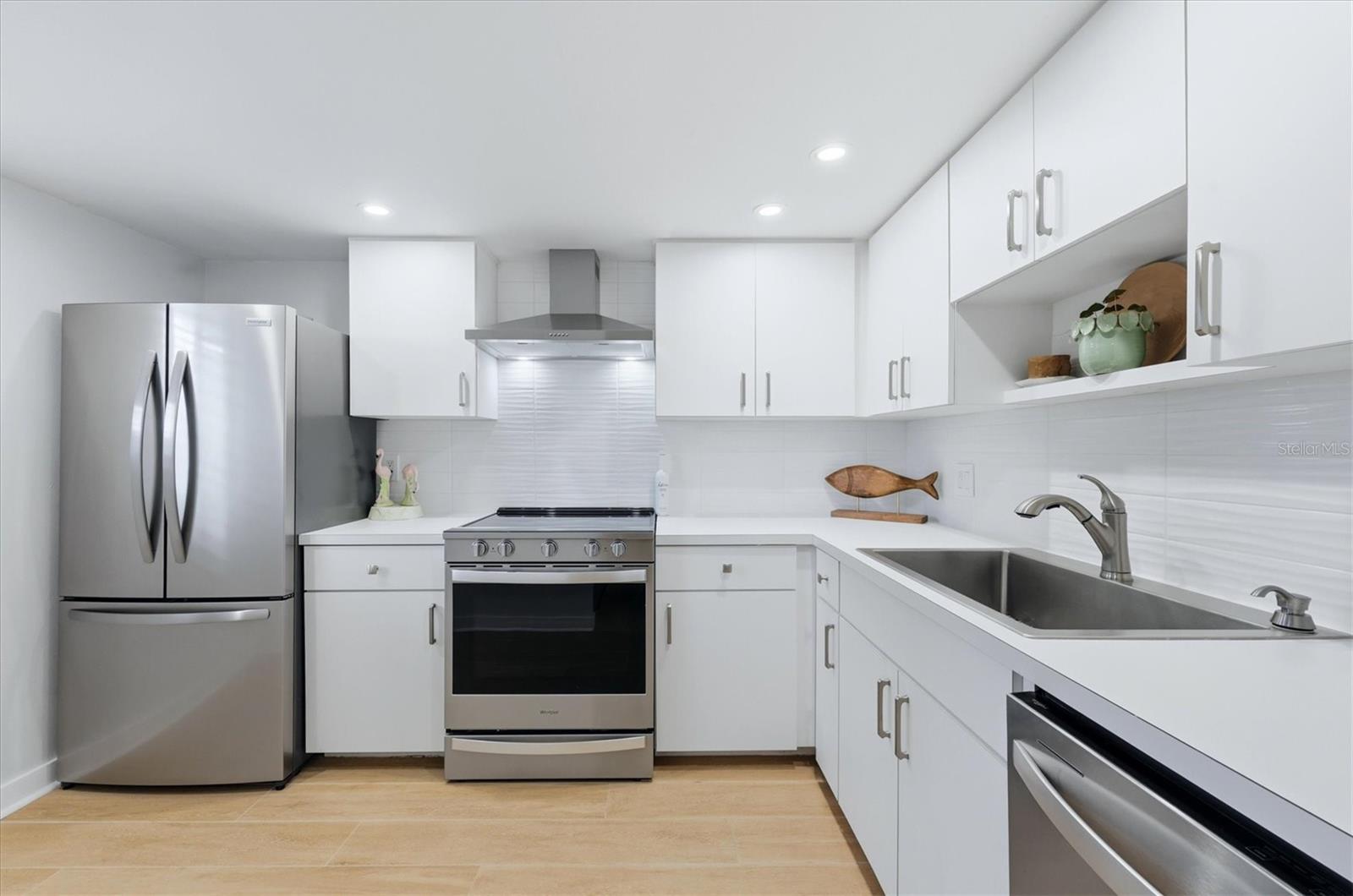 995 LAGUNA DRIVE 103