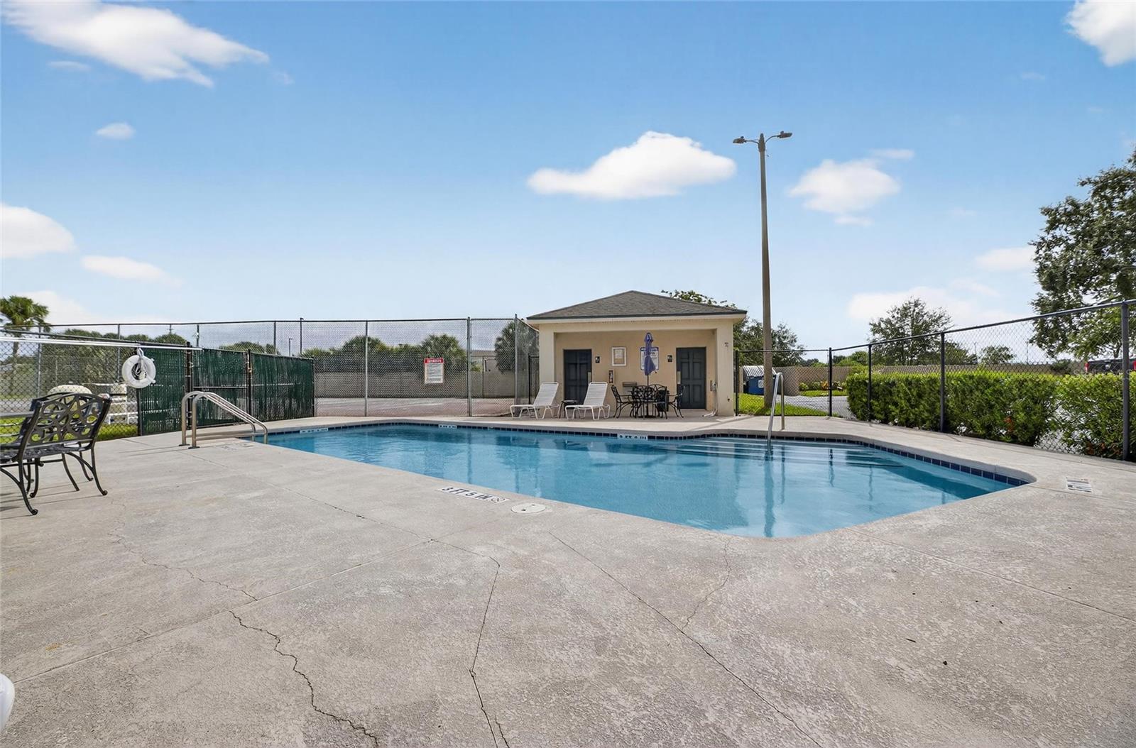 YARDARM CONDO PH I - Residential