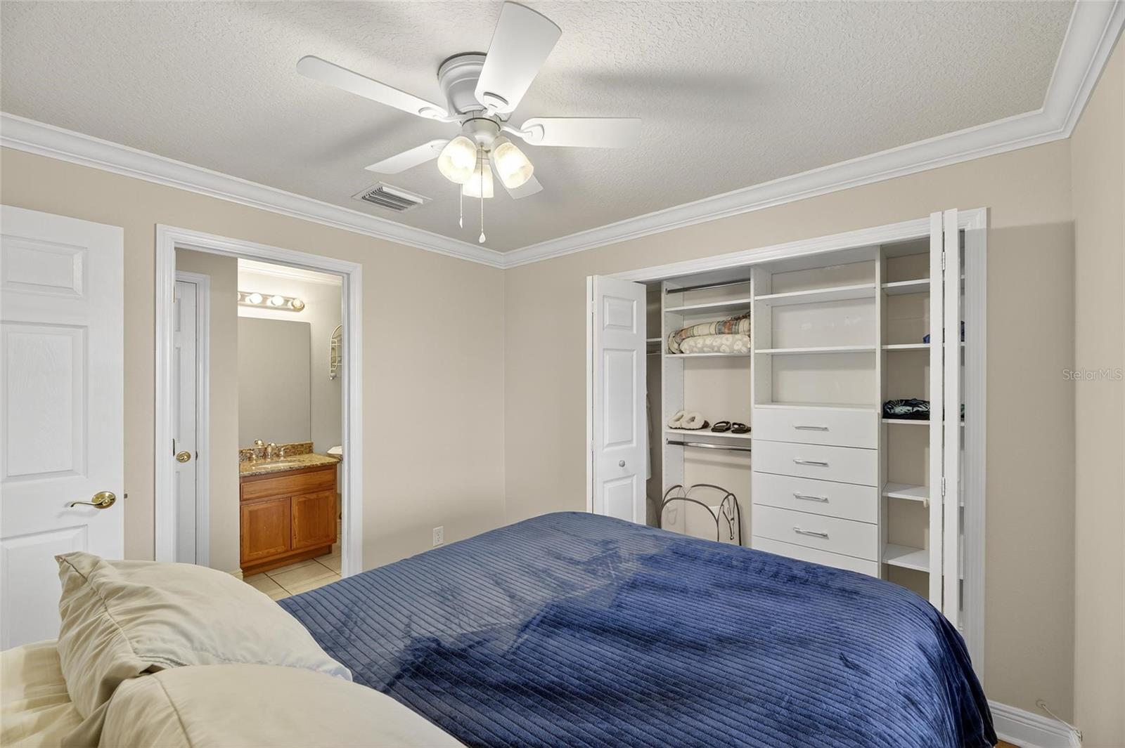 YARDARM CONDO PH I - Residential