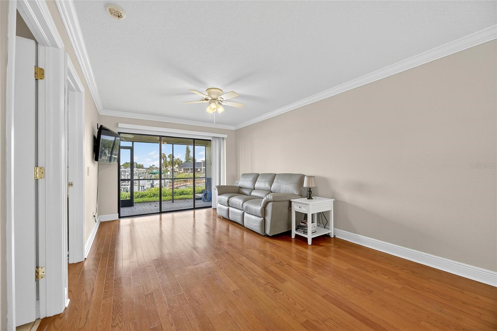YARDARM CONDO PH I - Residential