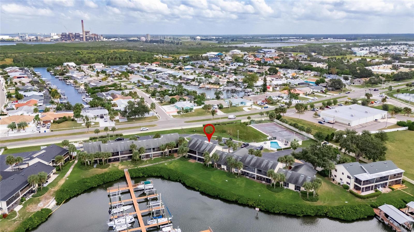 YARDARM CONDO PH I - Residential