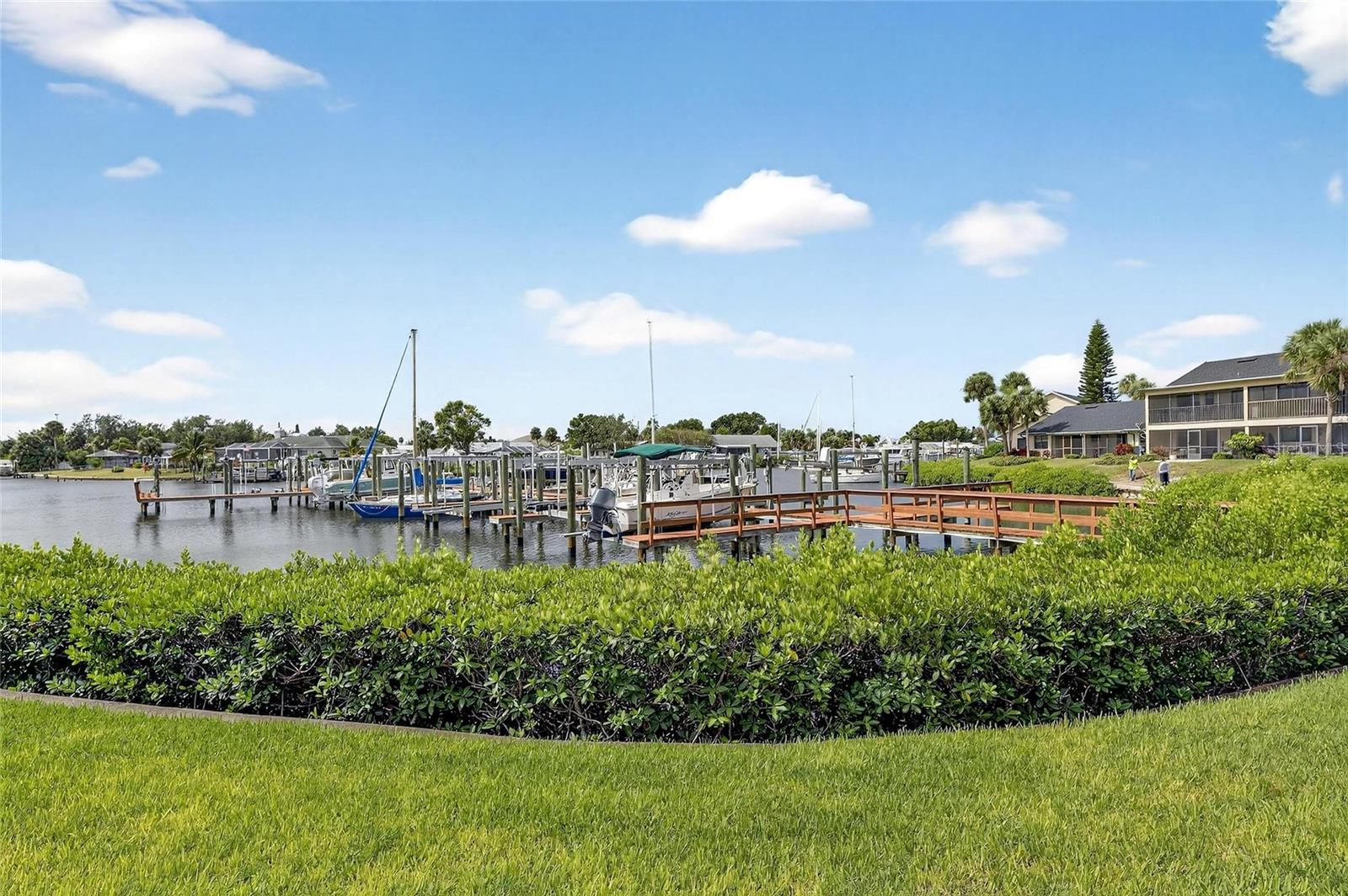 YARDARM CONDO PH I - Residential