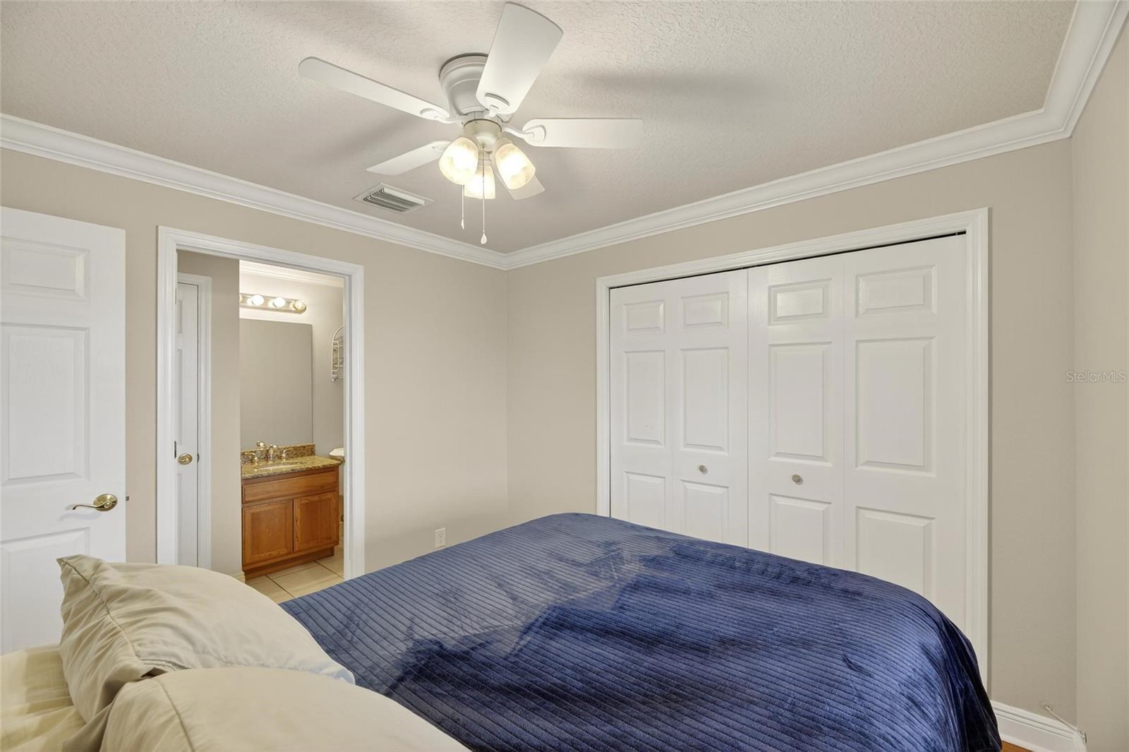YARDARM CONDO PH I - Residential