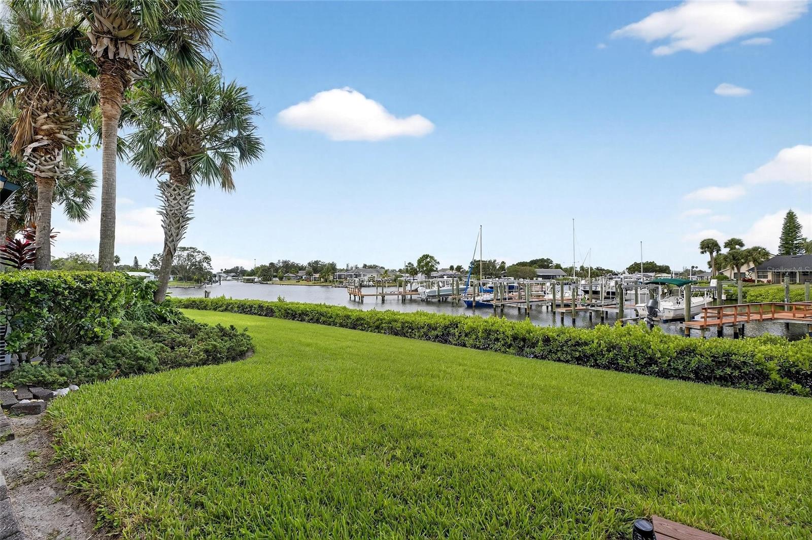 YARDARM CONDO PH I - Residential