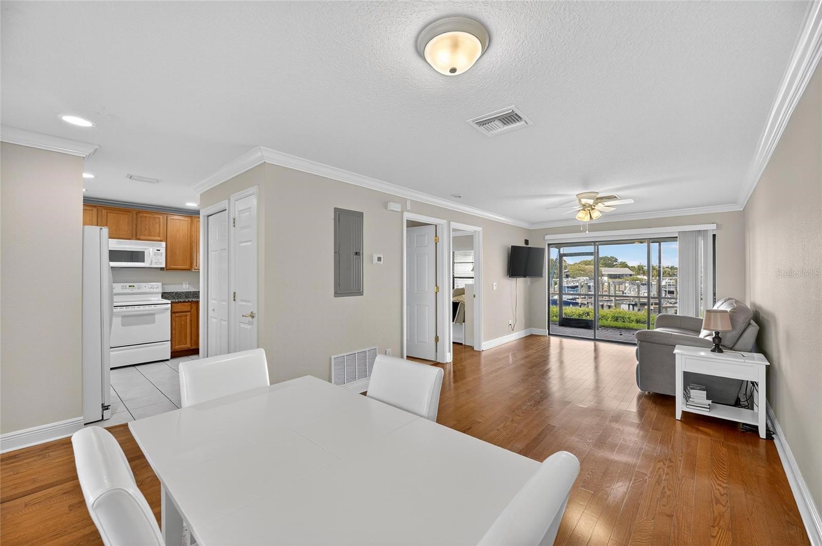 YARDARM CONDO PH I - Residential