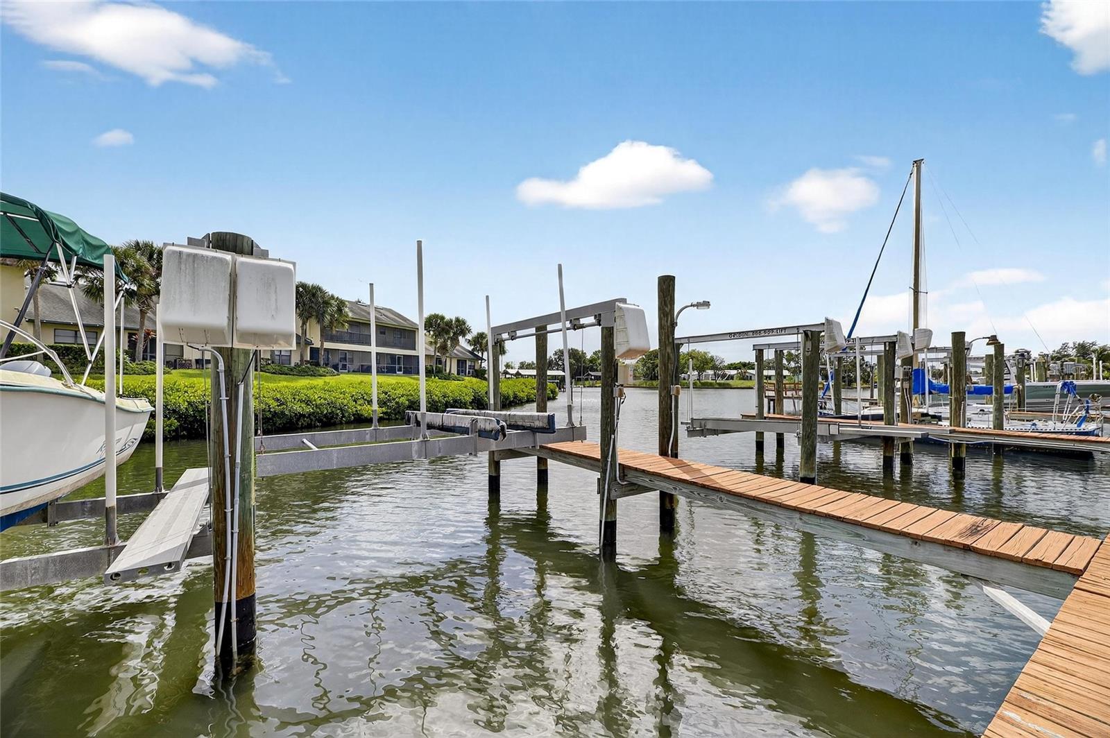 YARDARM CONDO PH I - Residential