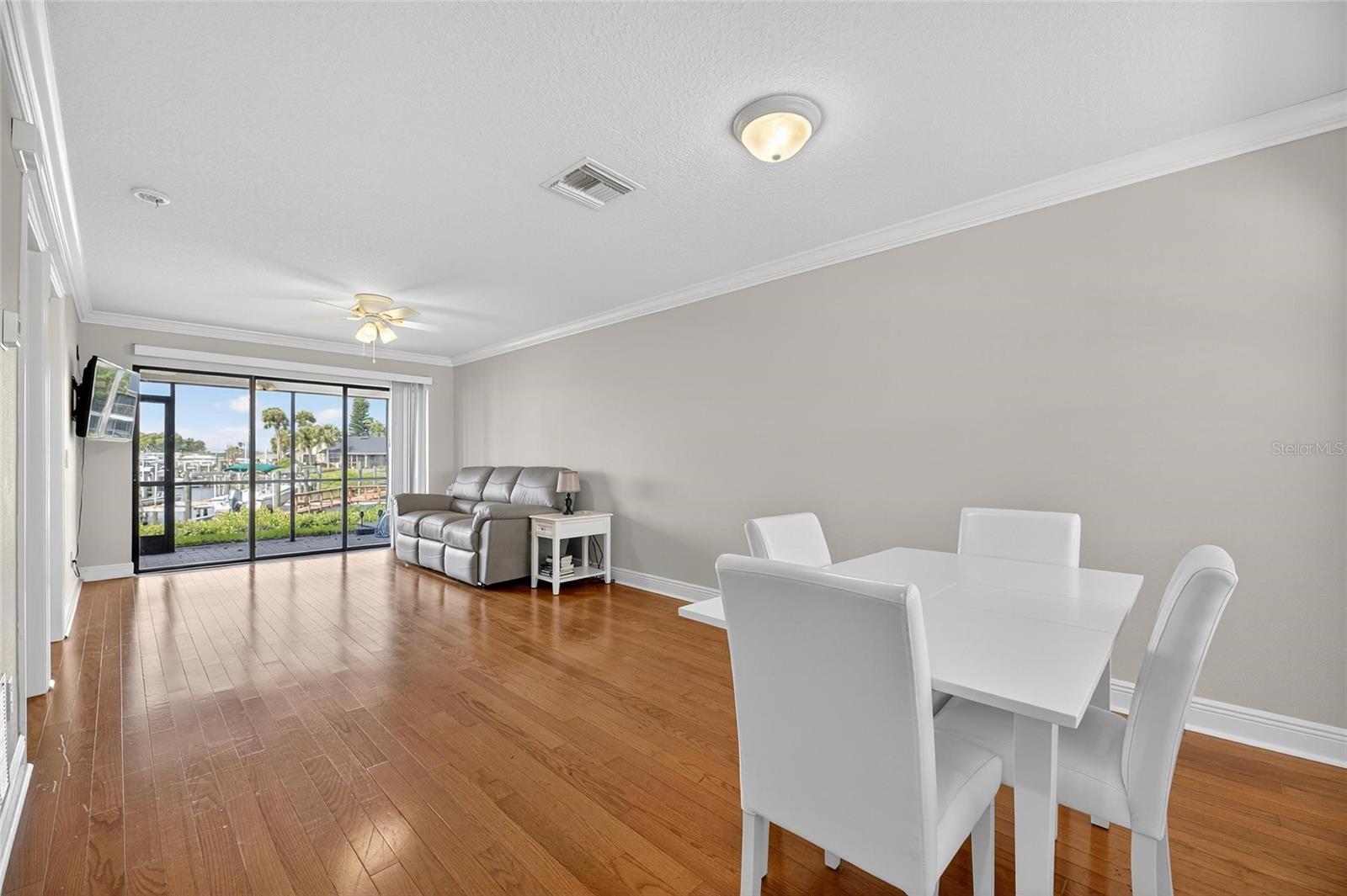 YARDARM CONDO PH I - Residential
