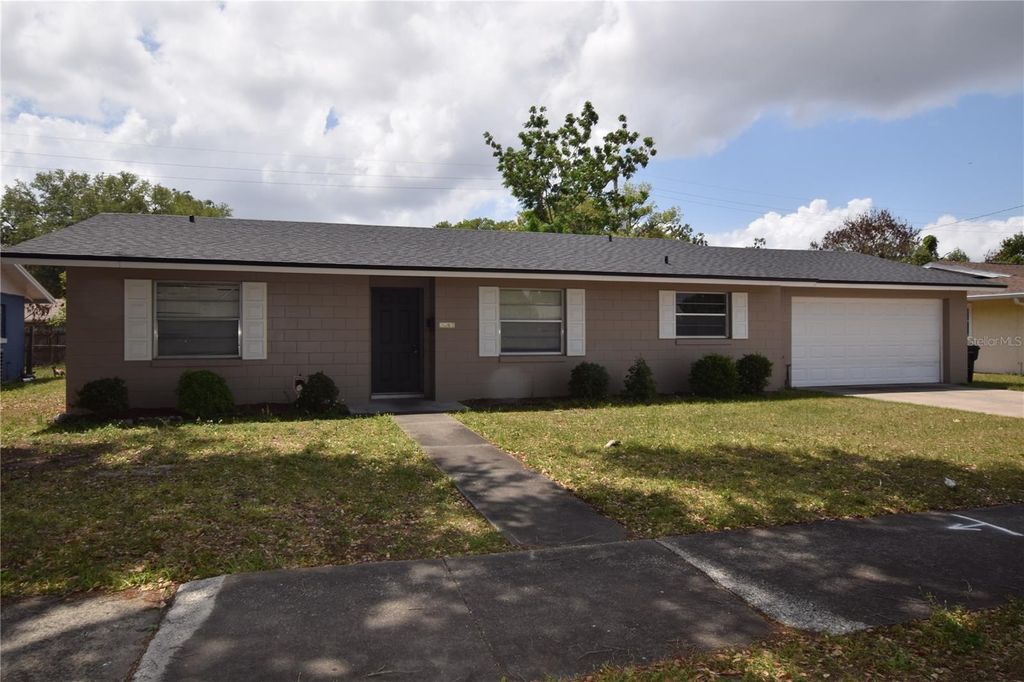 Photo of 2762 Clear Cove Lane, Orlando, FL 32805 (MLS # O6404566)