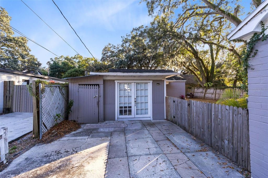 Photo of 1712 E Kaley Avenue, Orlando, FL 32806 (MLS # O6378297)