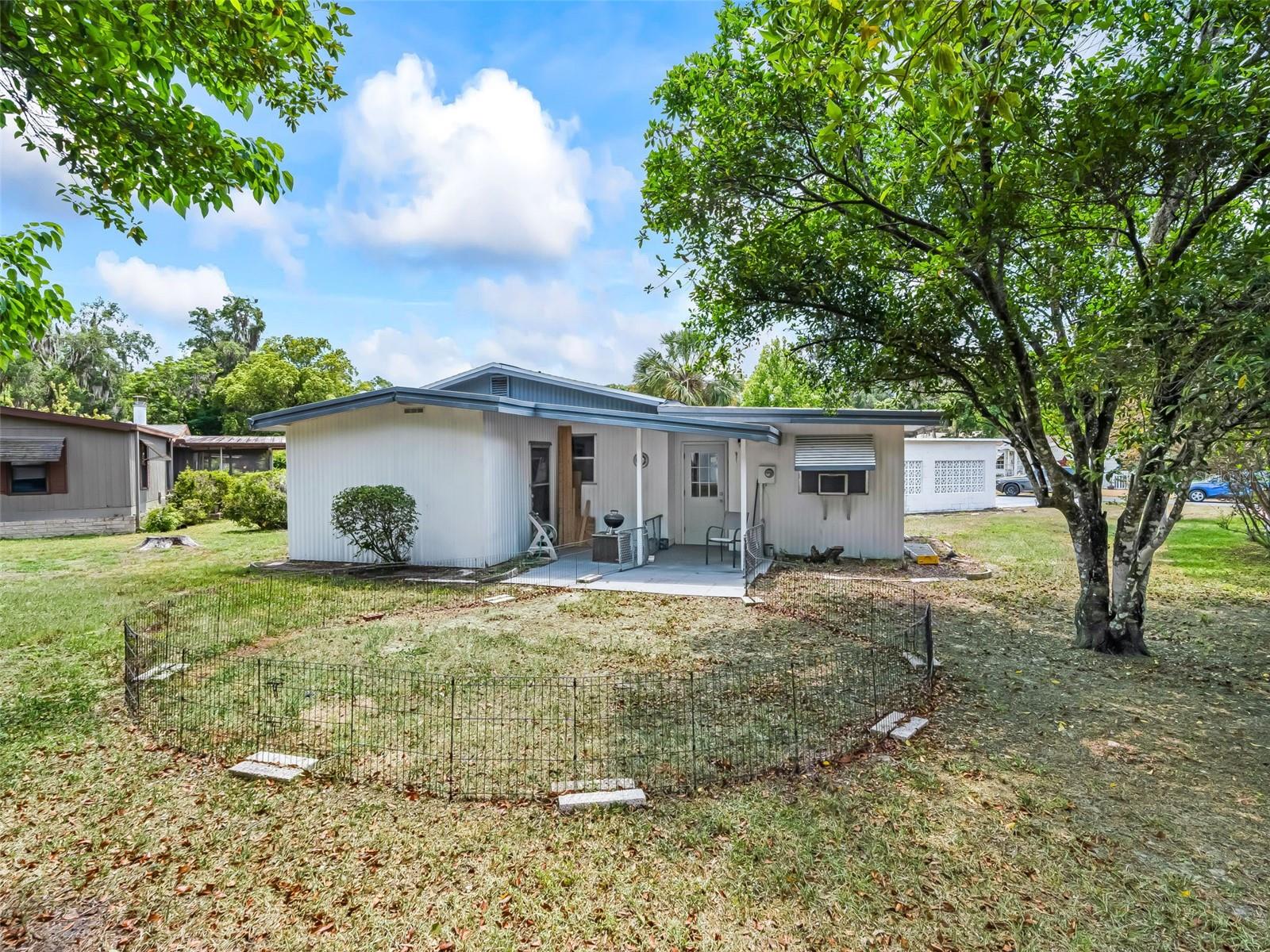 OAK PARK VILLAGE - Residential