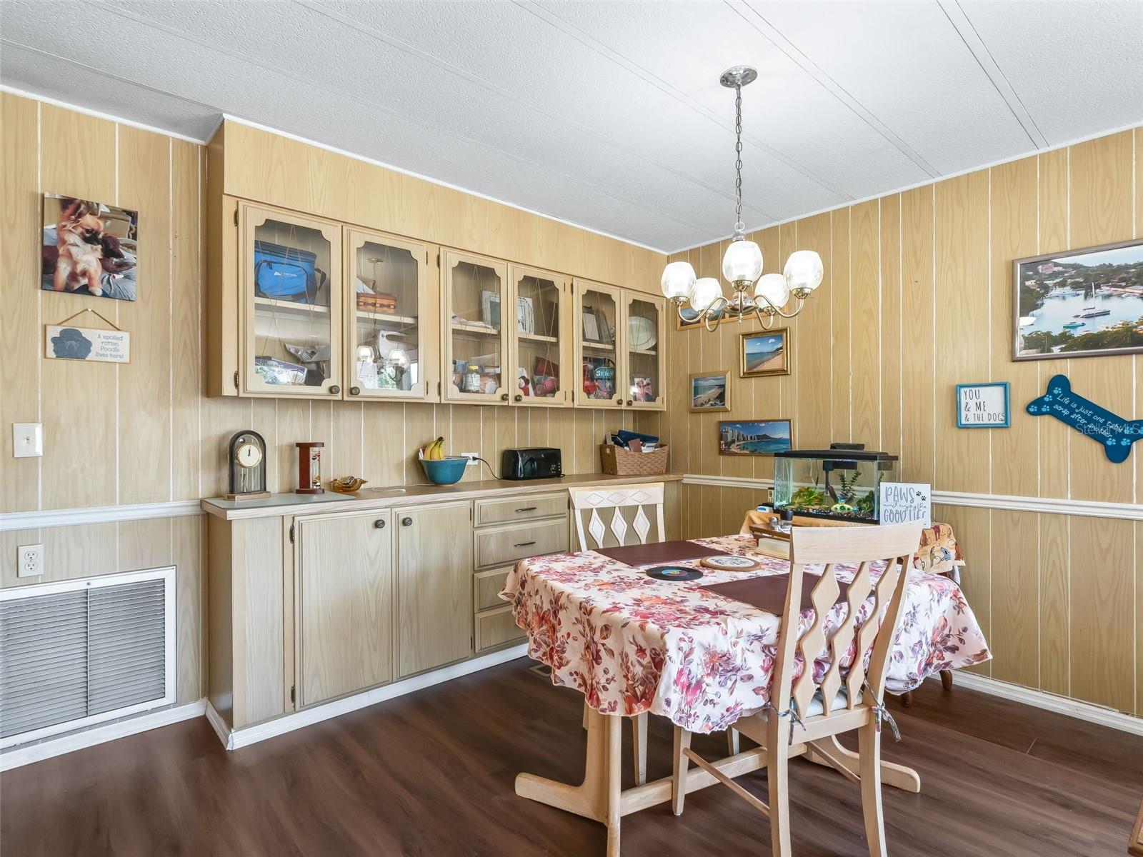 OAK PARK VILLAGE - Residential