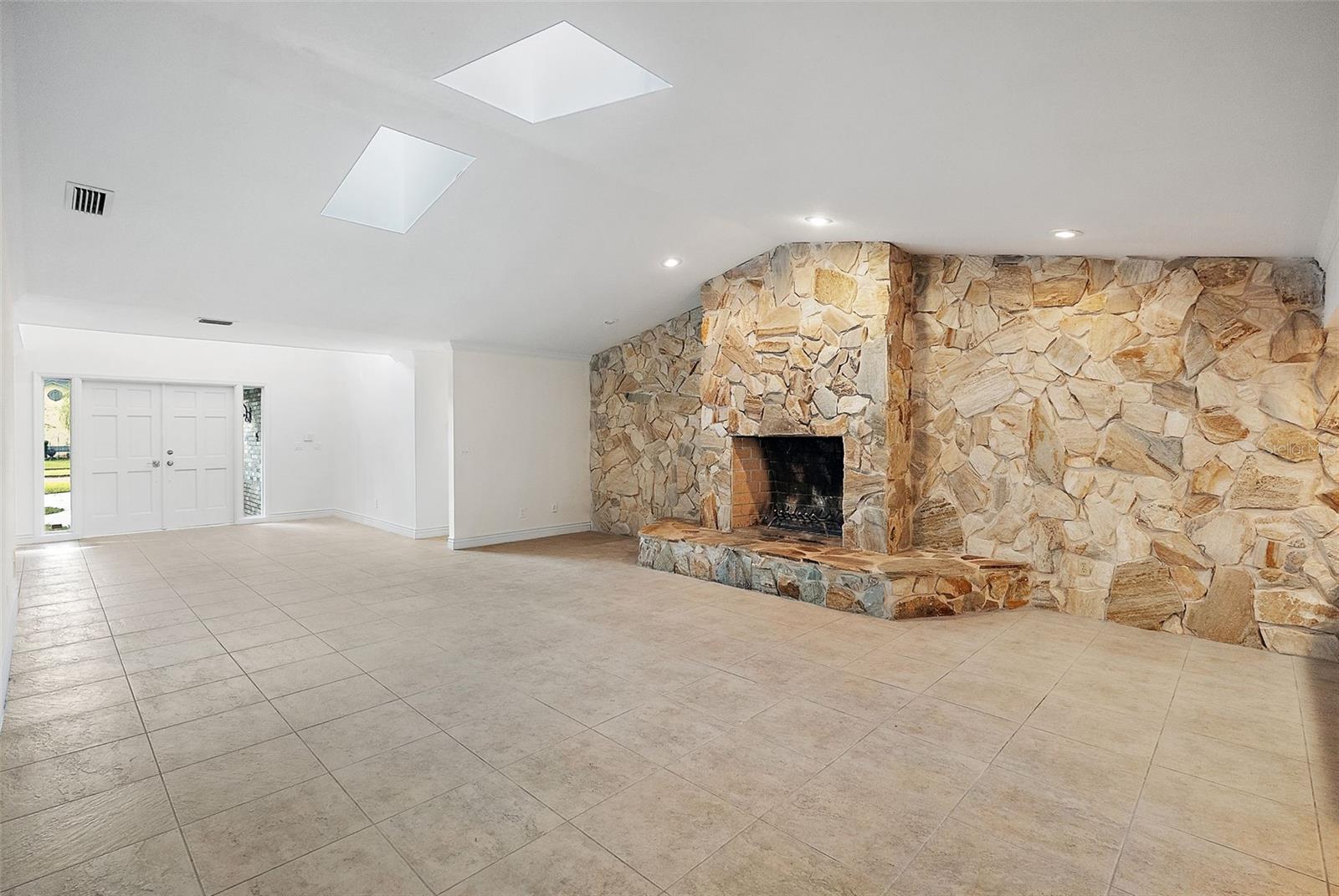 TARPON WOODS 4TH ADD - Residential