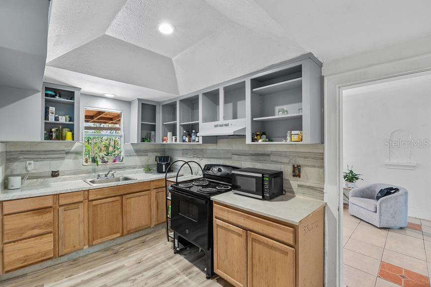 536 AVE G SE