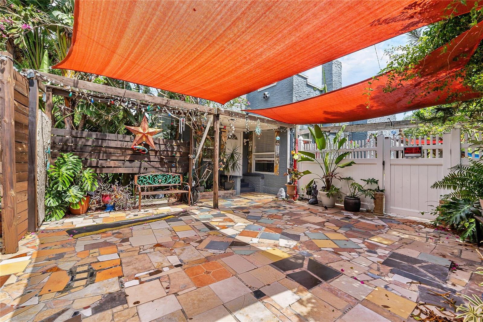 536 AVE G SE