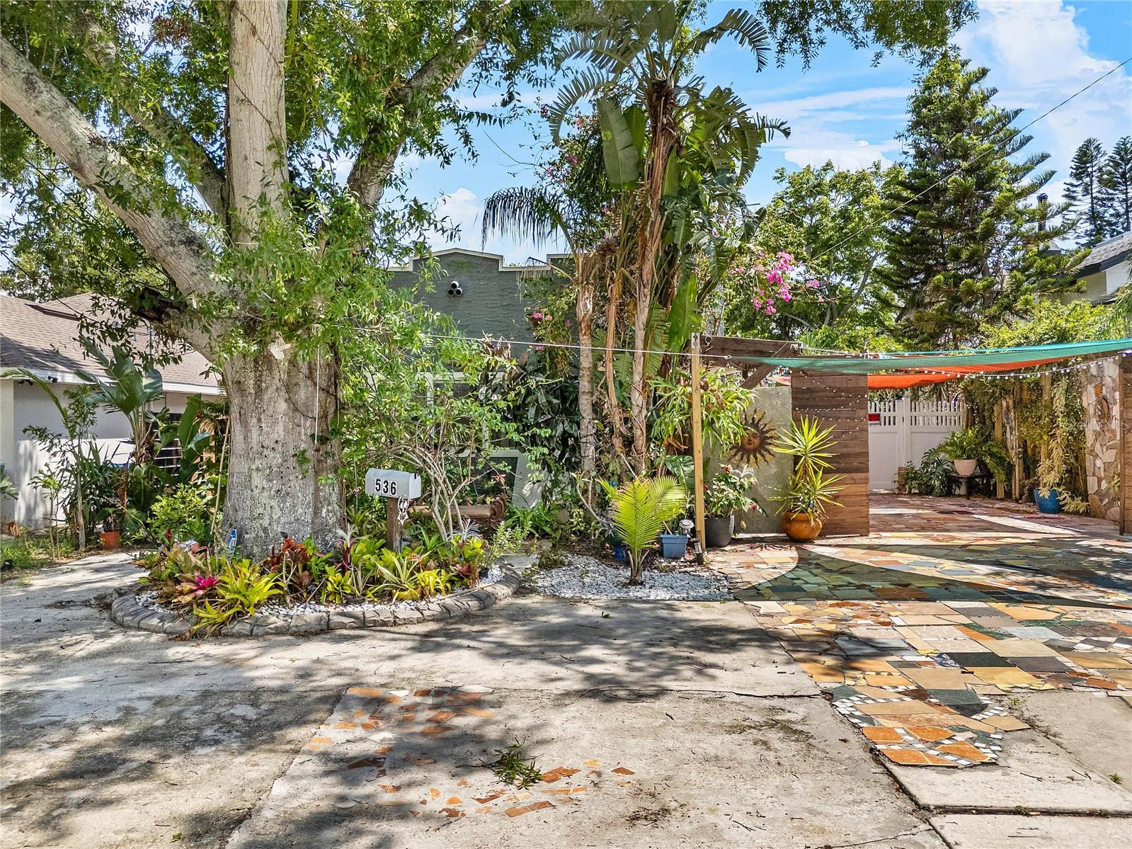 536 AVE G SE