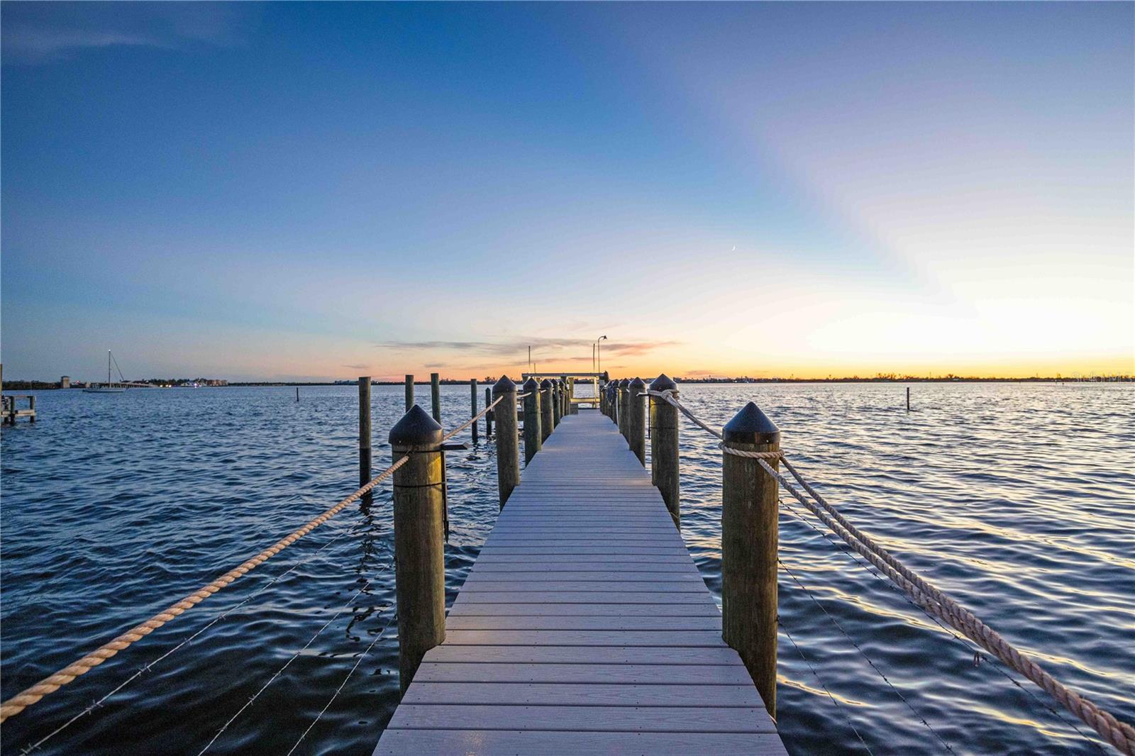SUNSET BAY - Residential